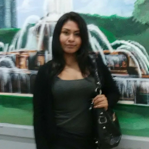 Meet your Posher, Sulee - Picture 1 of 2